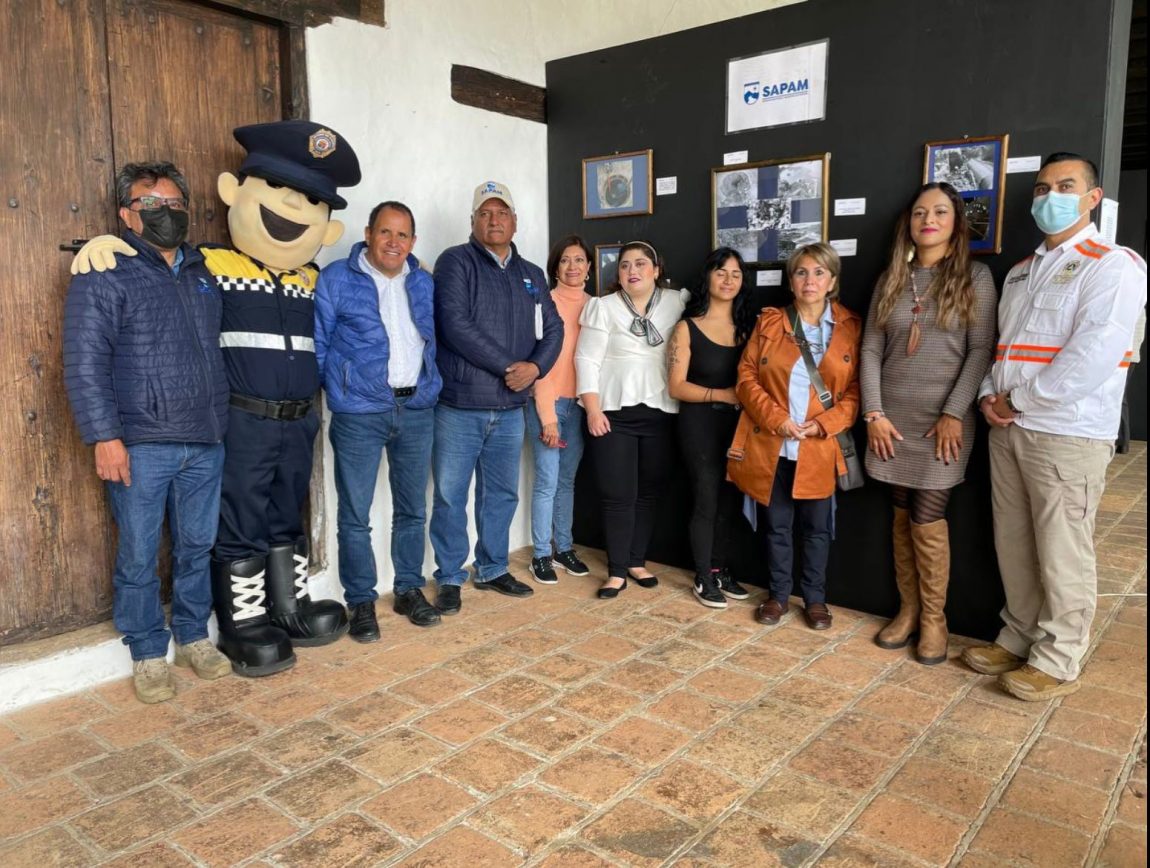 El Sistema de Agua Potable y Alcantarillado Municipal, (SAPAM) en coordinación con Cultura y Recreación y La Comisión de Agua Potable, llevaron a cabo la exposición fotográfica «La Resiliencia ante las Lluvias Atípicas en San Cristóbal de Las Casas».